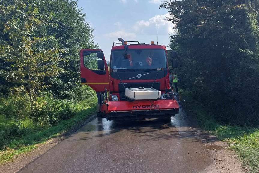 Prace drogowe w gminie Dębowiec