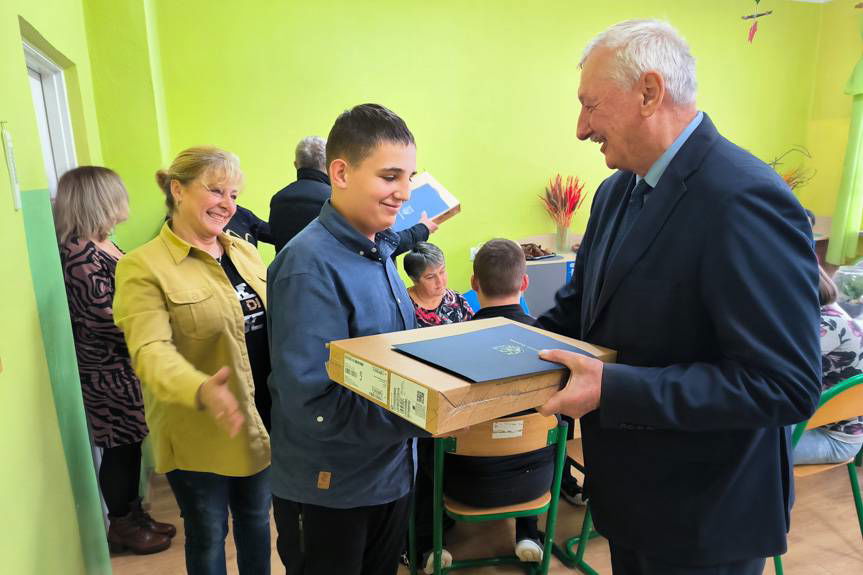 Laptopy dla uczniów Specjalnego Ośrodka Szkolno - Wychowawczego
