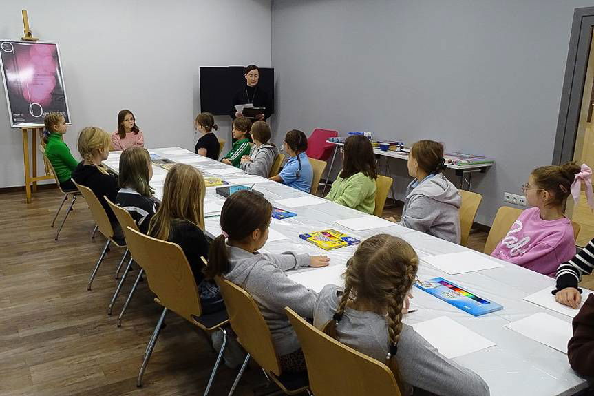 Z Jaszczurunią przez świat – spotkanie z ilustratorką Jolą Richter-Magnuszewską