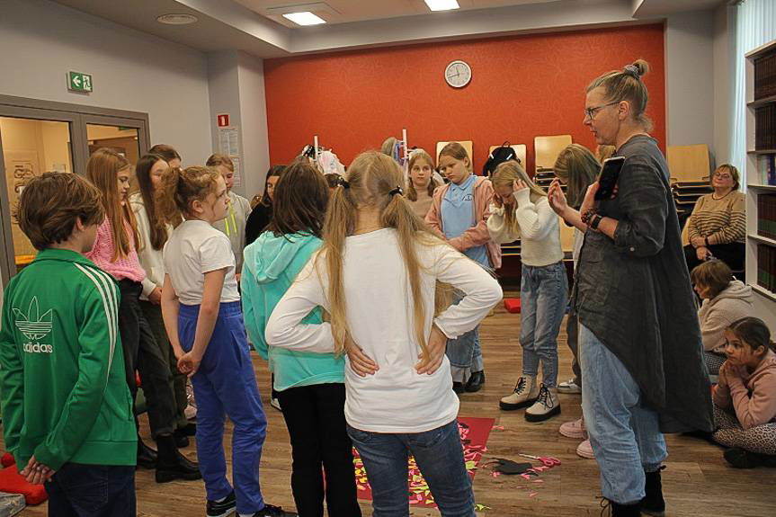 Z Jaszczurunią przez świat – spotkanie z ilustratorką Jolą Richter-Magnuszewską