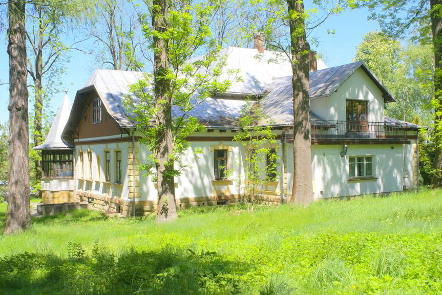 Zabytkowy Dworek w Wolicy czeka na nowego właściciela