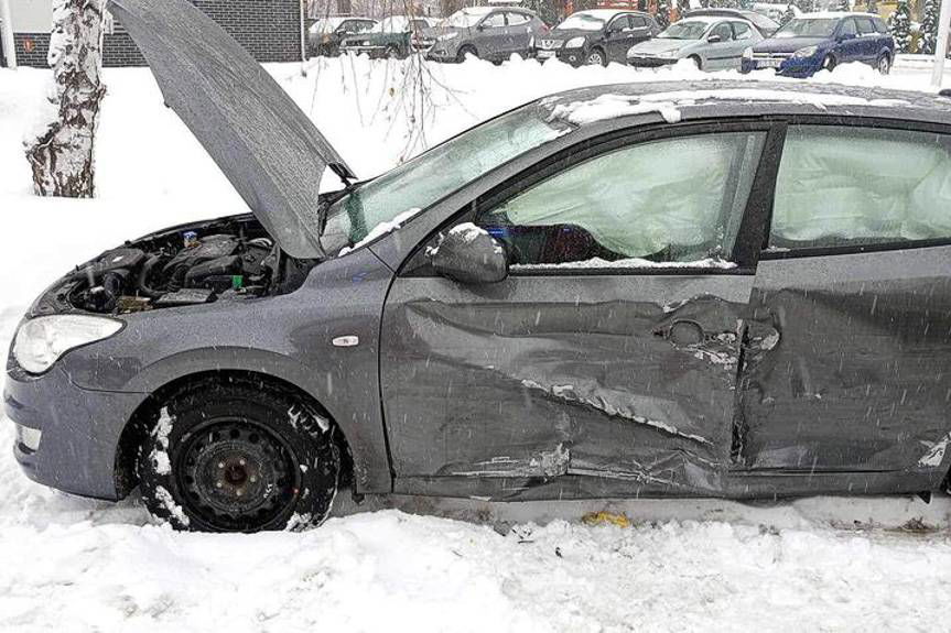 Zderzenie dwóch samochodów w Kołaczycach