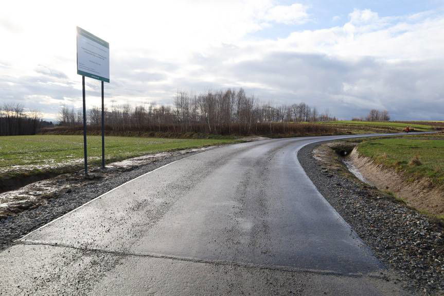 Odnowiono drogę gminną w Niepli