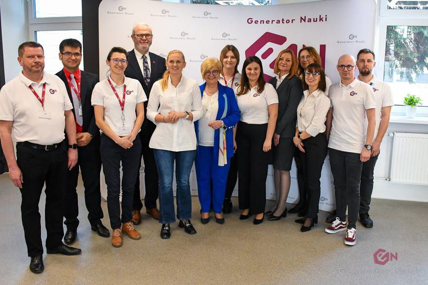 Ministra Barbara Nowacka w Generatorze Nauki GEN. Spotkała się z młodymi jaślanami