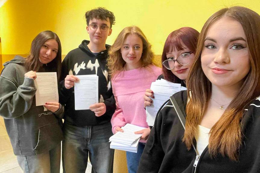 Uczniowie z II LO w Jaśle pomagają