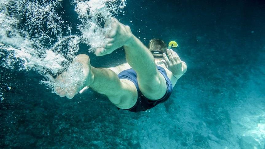Snorkeling - czym się różni od nurkowania? To warto wiedzieć