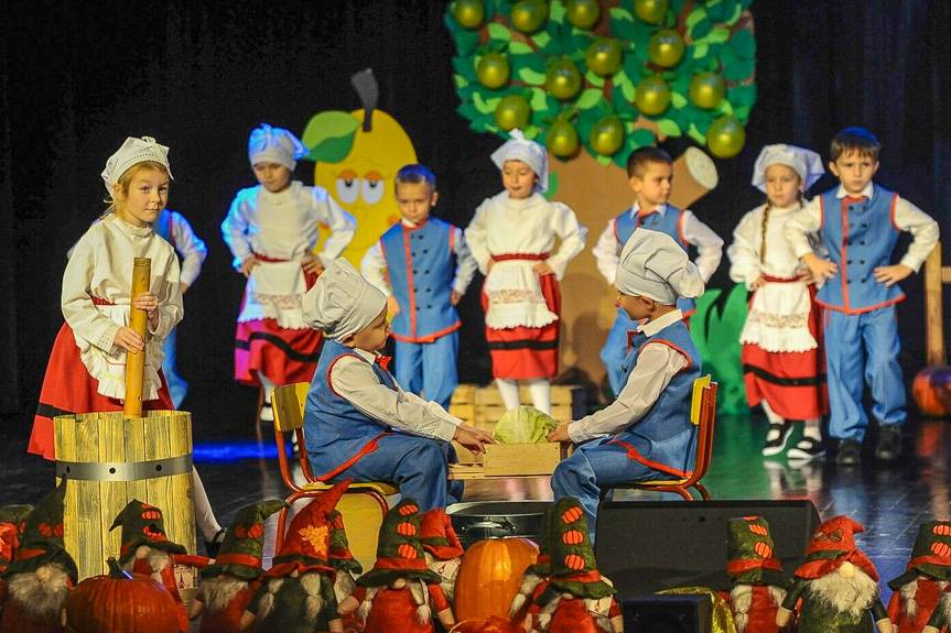 Przedszkolaki udowodniły, że jesień to wesoła pora roku