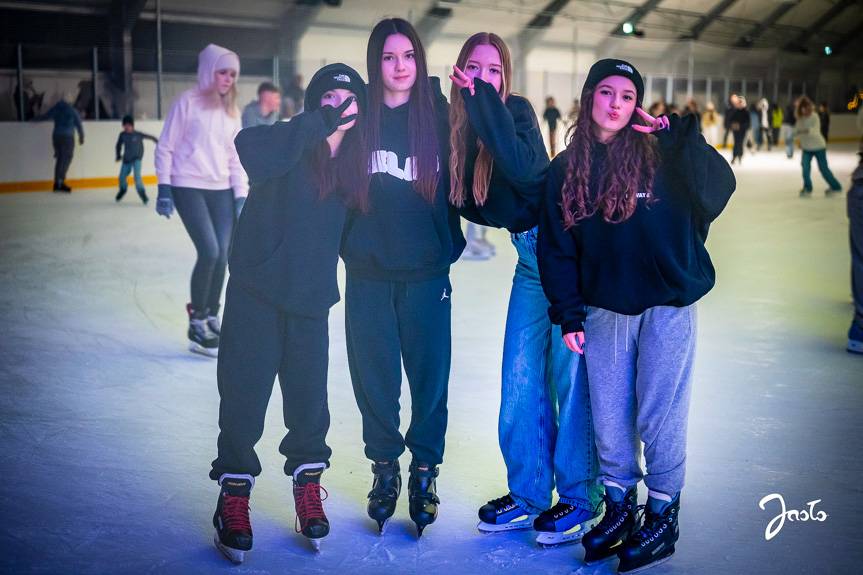 Zimowa dyskoteka na łyżwach zachwyciła mieszkańców Jasła