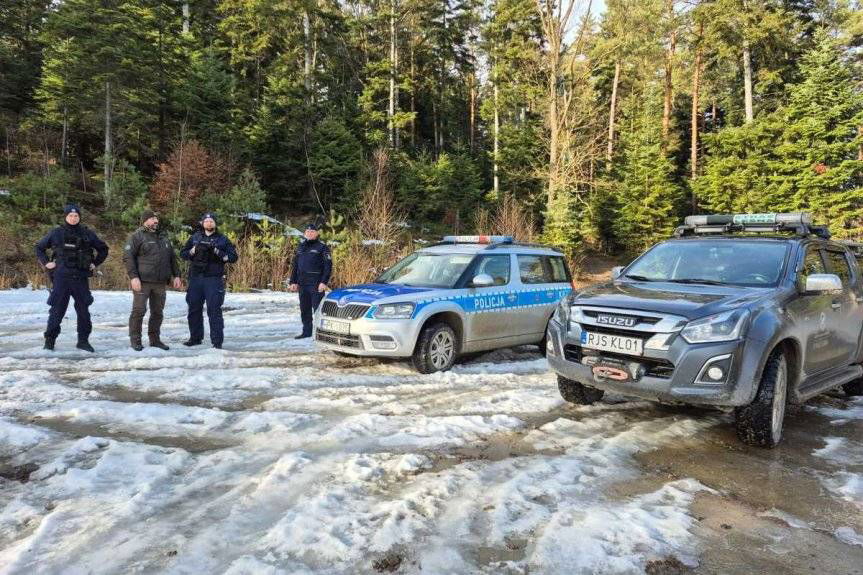 Wspólne działania policjantów i strażników leśnych z Kołaczyc