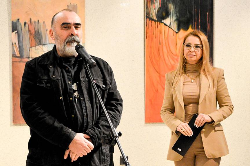 W poszukiwaniu piękna w mroku świata – wernisaż malarstwa Ottó Szabó