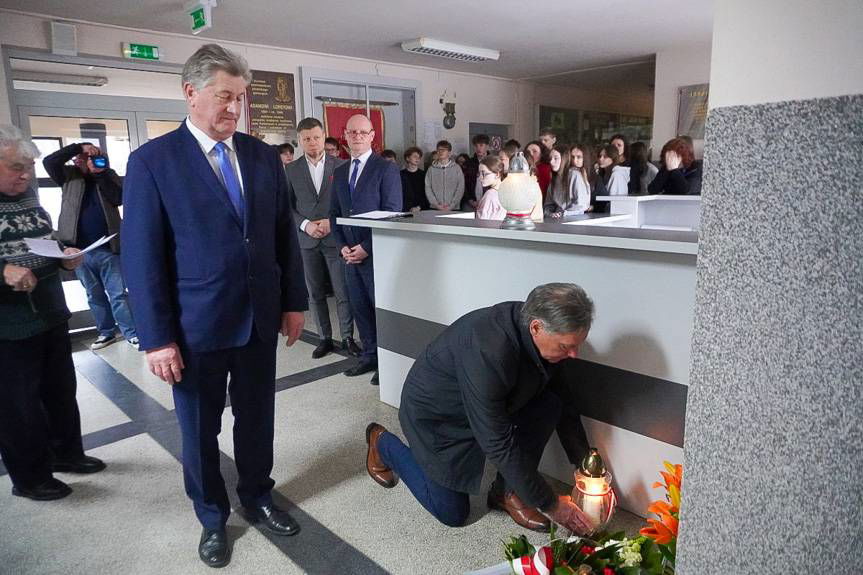 Żywa lekcja historii w Jasielskim LO. Uczczono pamięć Adama Lazarowicza