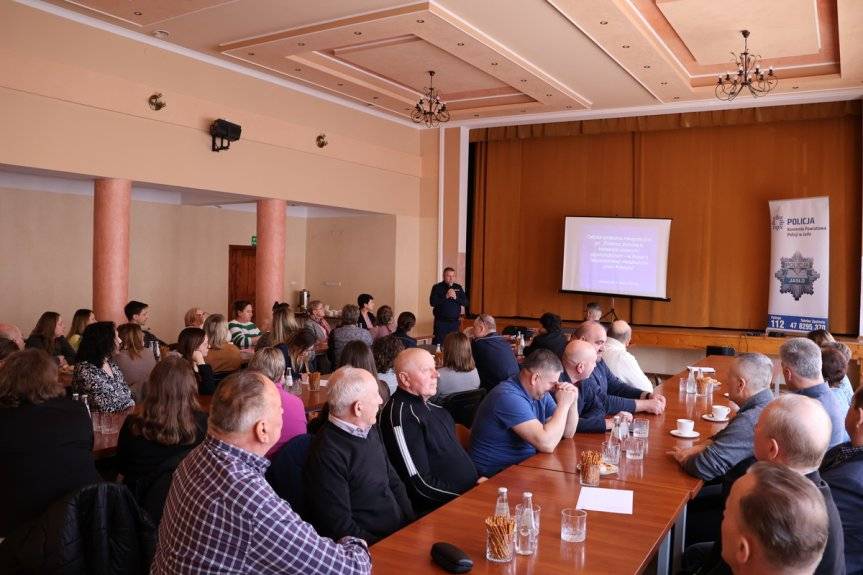 Mundurowi wysłuchali mieszkańców Krempnej. Padły ważne pytania