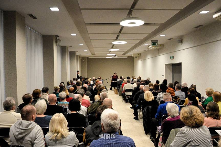 Pamięć i serce lokalnej historii - spotkanie z Zofią Macek