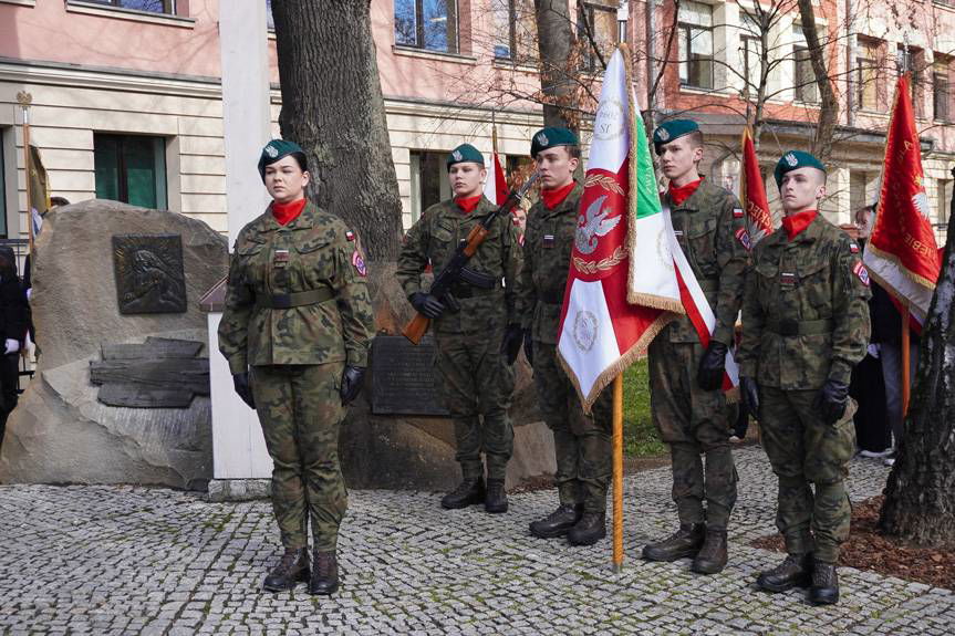 Jasło pamięta. Uroczystości 85. rocznicy Zbrodni Katyńskiej i 15. rocznicy Katastrofy Smoleńskiej