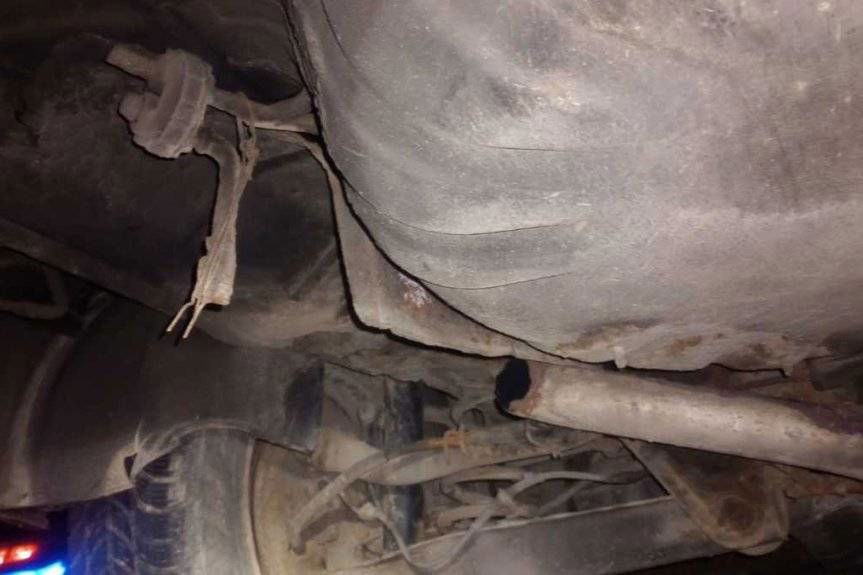 Złom na kołach. Policjanci w Jaśle zatrzymali niebezpieczne samochody