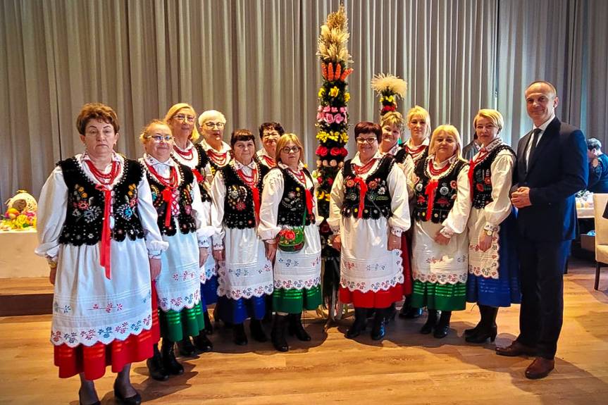 Świąteczna atmosfera i lokalne smaki. Wielkanocne spotkanie w Dębowcu