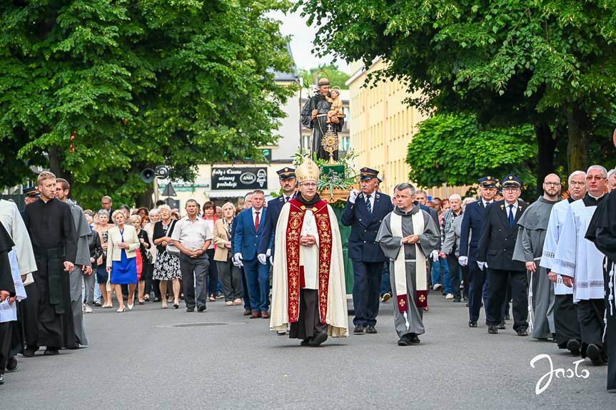 Ulicami Jasła przeszła procesja ku czci św. Antoniego