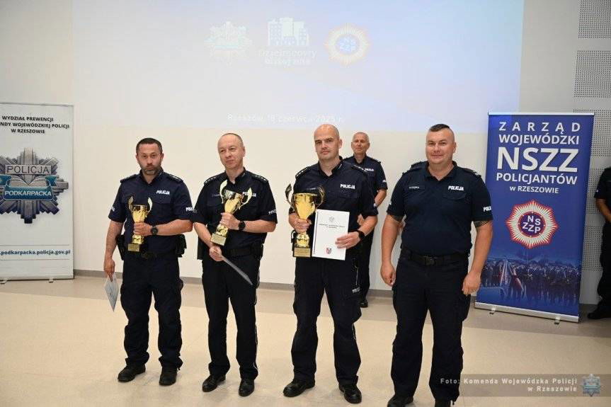 Policjant z Jasła wyróżniony tytułem najlepszego kierownika na Podkarpaciu