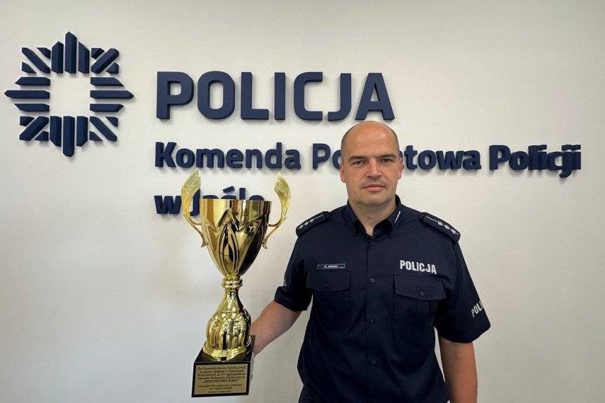 Policjant z Jasła wyróżniony tytułem najlepszego kierownika na Podkarpaciu