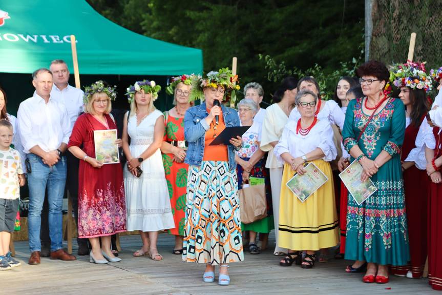 Magiczna Noc Świętojańska w Dobrucowej. Wianki popłynęły z nurtem Jasiołki