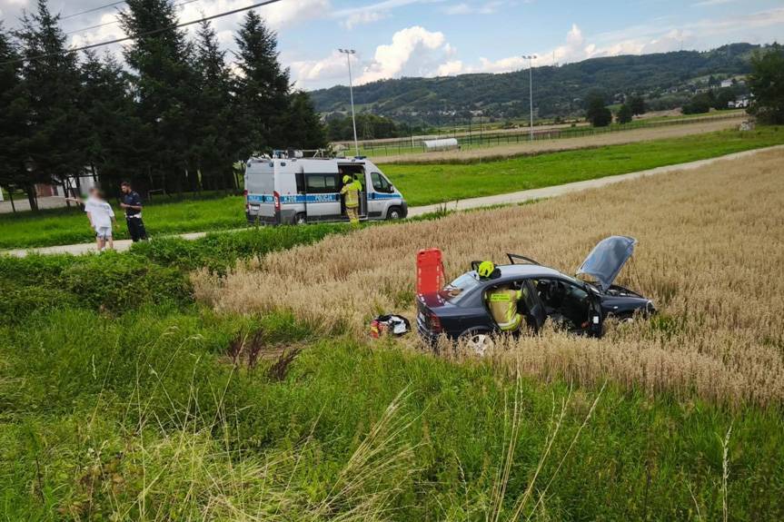 Wypadek w Błażkowej, dwie osoby poszkodowane