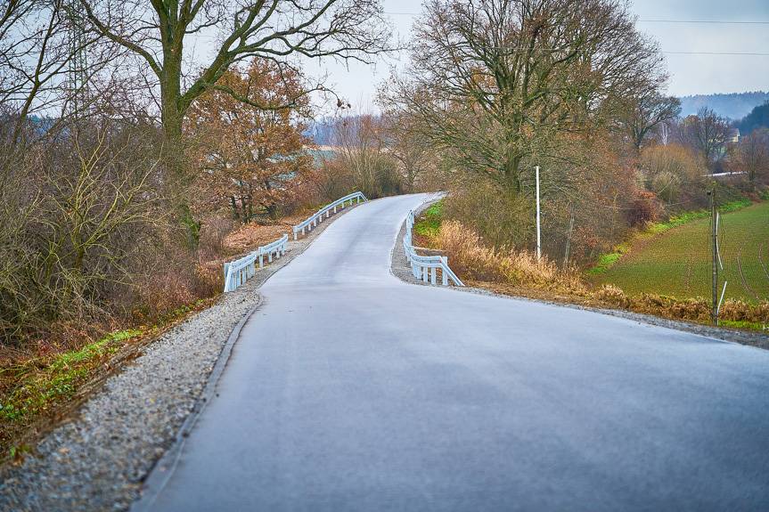 Jesienne warunki na drogach. Policja apeluje o ostrożność