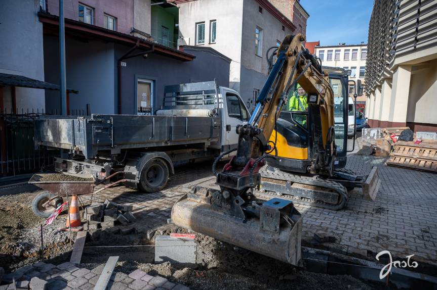 Kolejna ulica osiedlowa w Jaśle przechodzi modernizację