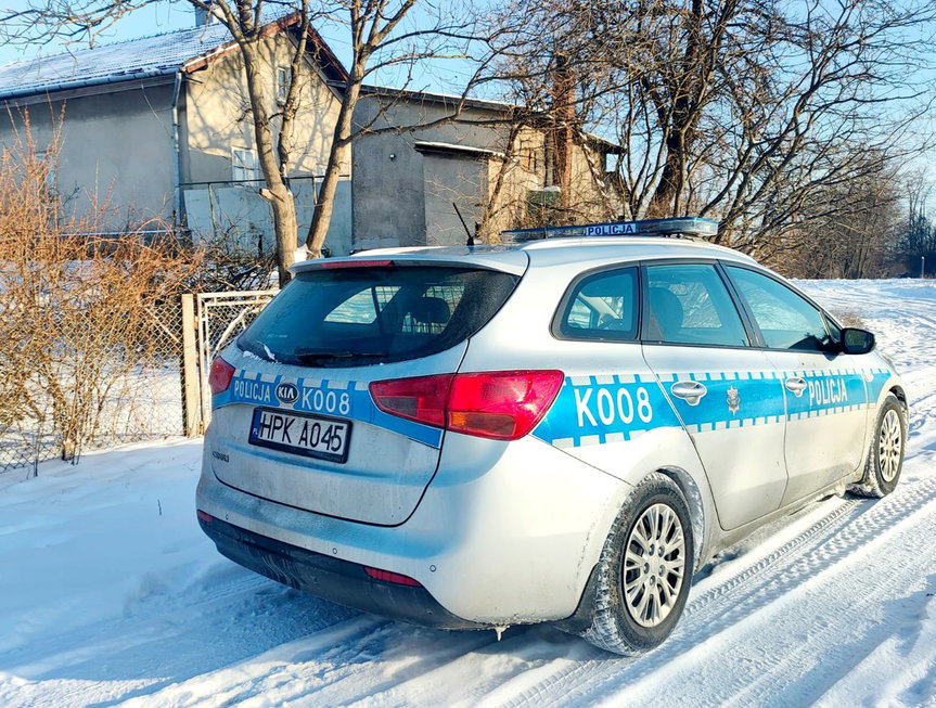 Policjanci uchronili 63-latka od wychłodzenia