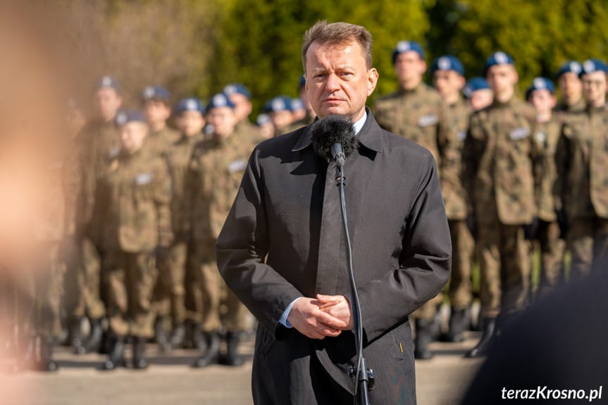 Minister Mariusz Błaszczak na ślubowaniu w Miejscu Piastowym