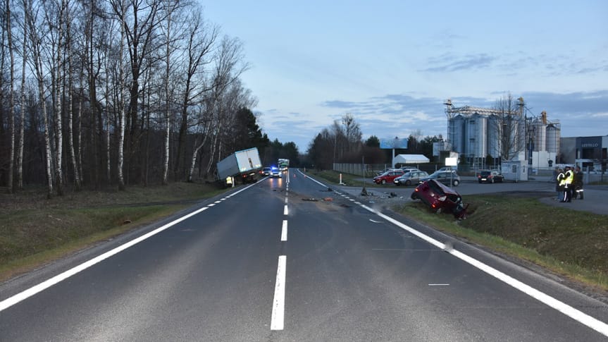 Wypadek w Cmolasie, jedna osoba poszkodowana