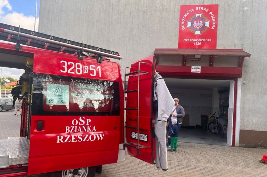 Remont remizy i nowy samochód dla OSP Rzeszów-Bzianka