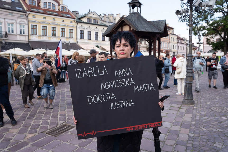 "Ani jednej więcej". Demonstracja na rynku w Rzeszowie [ZDJĘCIA]