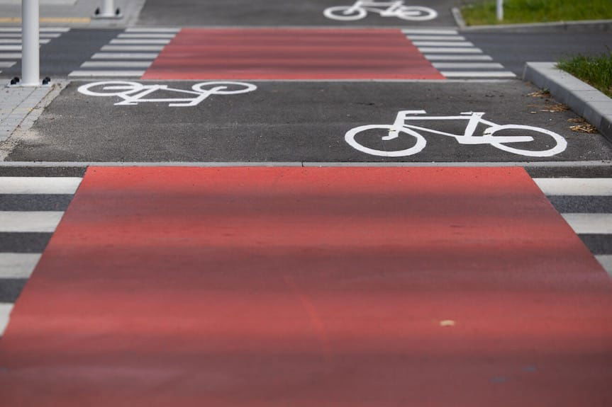 Rozbudowa skrzyżowania ulic Lwowskiej i Mieszka I w Rzeszowie zakończona