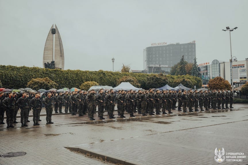 Święto biegaczy i terytorialsów w Rzeszowie. Utrudnienia w ruchu