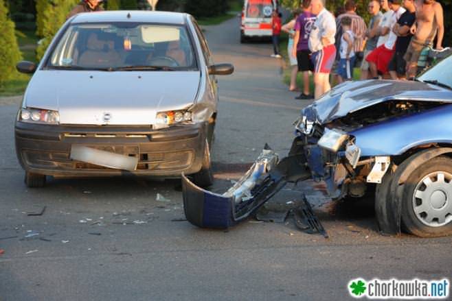 Wypadek w Świerzowej, citroen uderzył w fiata