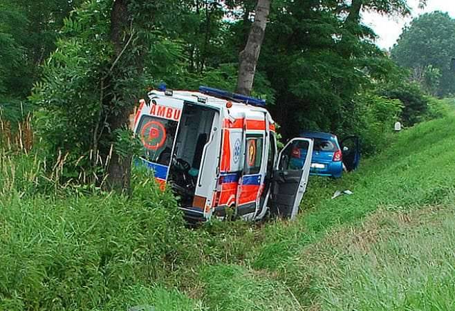 Wypadek karetki w Miejscu Piastowym