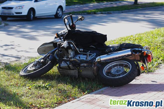 Zderzenie motocykla z samochodem osobowym