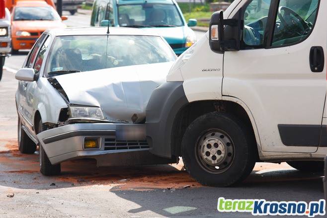 Zderzenia dwóch samochodów w Krośnie