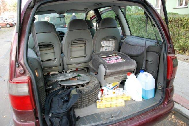 Papierosy, alkohol i krajanka tytoniowa w samochodzie i na posesji w Krośnie