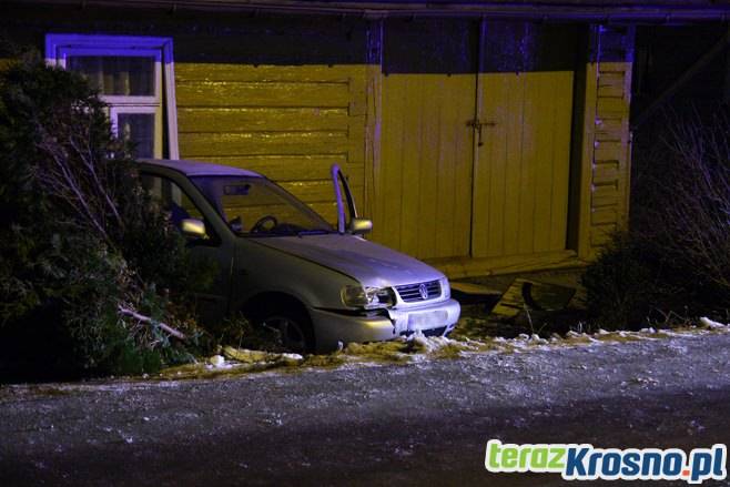 Pijany kierowca volkswagena wjechał w dom