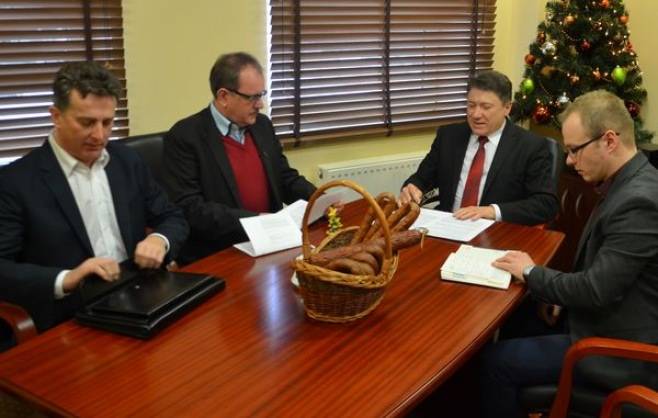 Batalia o wędzonki trwa