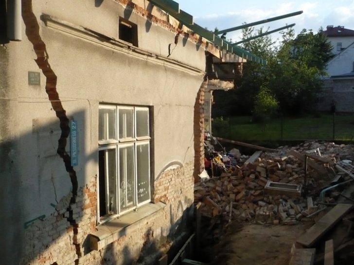Jest śledztwo w sprawie zawalenia się ściany budynku