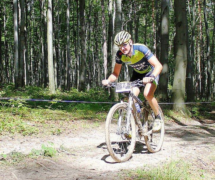 Maraton rowerowy zdominowany przez policjanta z komendy w Krośnie