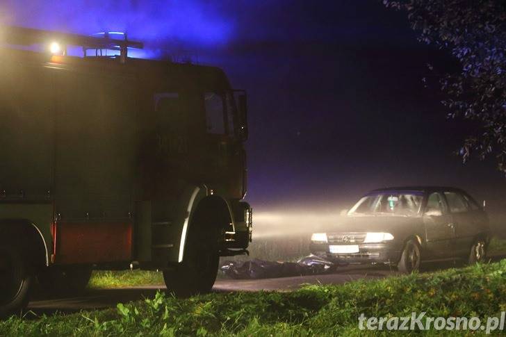 Korczyna: Na leżącego na jezdni mężczyznę najechał samochód