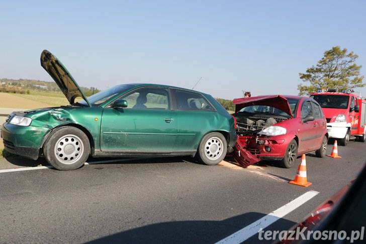 Zderzenie trzech samochodów w Miejscu Piastowym