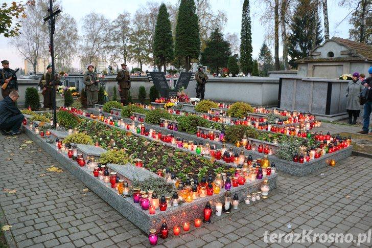 Rekonstruktorzy zaciągnęli honorową wartę