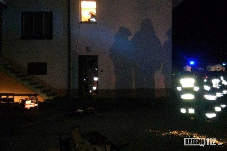 Pożar domu. Przyczyną zwarcie instalacji elektrycznej