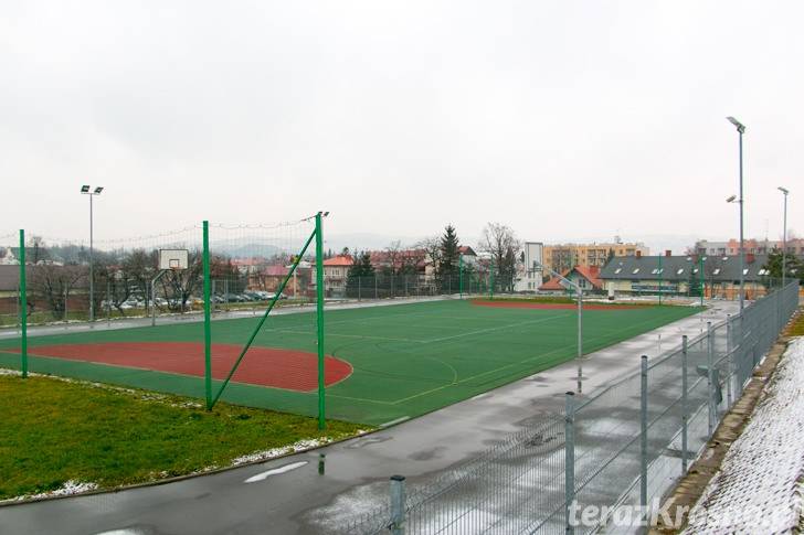 Tu na razie jest boisko, ale będzie lodowisko