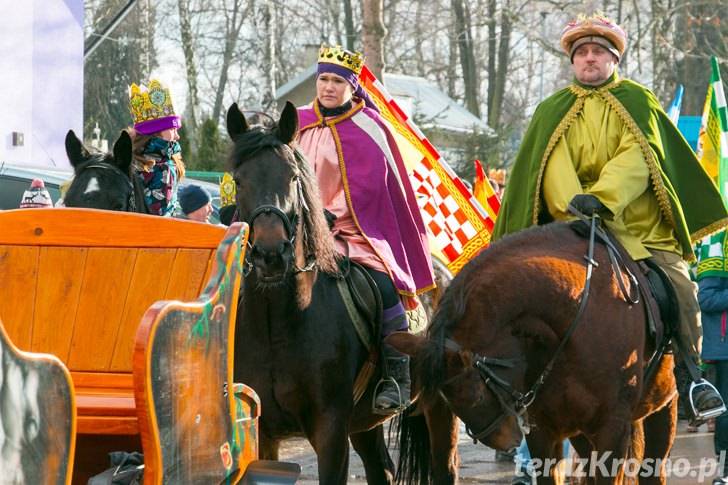 Orszak Trzech Króli przeszedł przez Krosno [wideo]