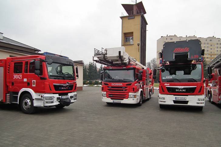 Nowe samochody strażackie oficjalnie w służbie